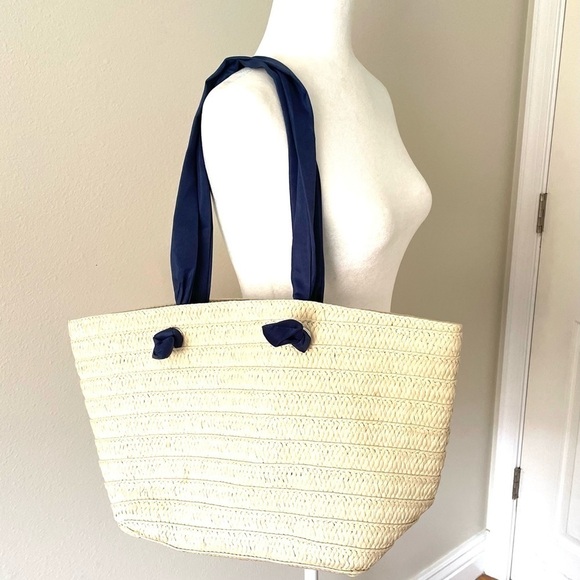 Neiman Marcus Straw Tote Bag NAVY Fabric Straps Natural Beige Rattan  Beach - Picture 2 of 10